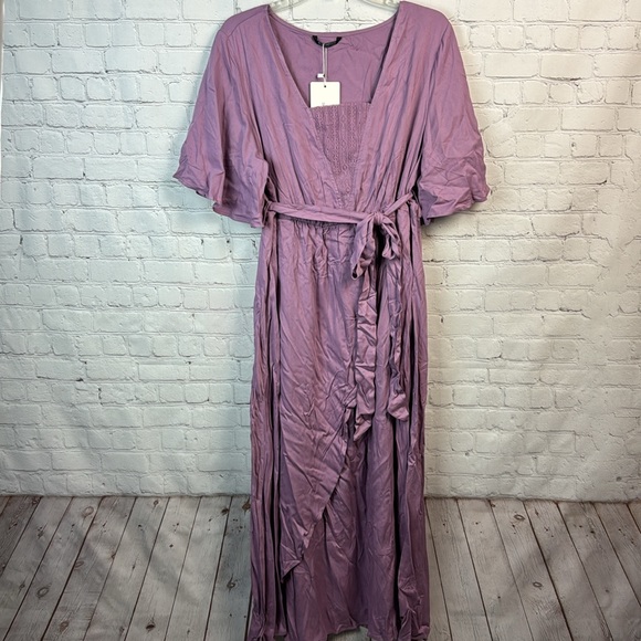 BloomChic Lavender Lace Front Ruffle Pocket Dress Plus Size 1X - Picture 2 of 6
